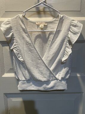 Y2K. Monteau Los Angeles White Ruffle Sleeve Wrap Crop Top, Medium